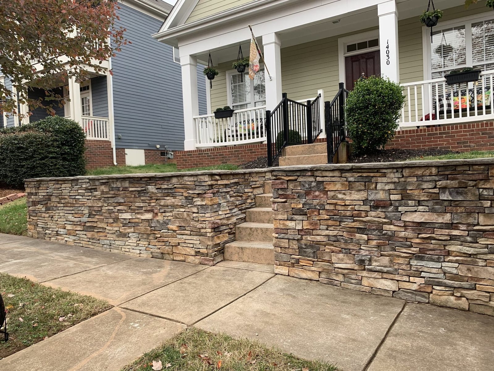 Stone veneer wall with steps